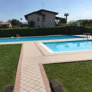 https://appartamento-con-piscina-a-lazise.hotelinveneto.com